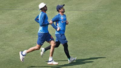 श्रेयस अय्यर और इशान किशन से 'सजा' देने के बाद बीसीसीआई की सभी क्रिकेटर को चेतावनी, कहा- टीम इंडिया में... श्रेयस अय्यर और इशान किशन ने बीसीसीआई कॉन्ट्रेक्ट गंवा दिया है