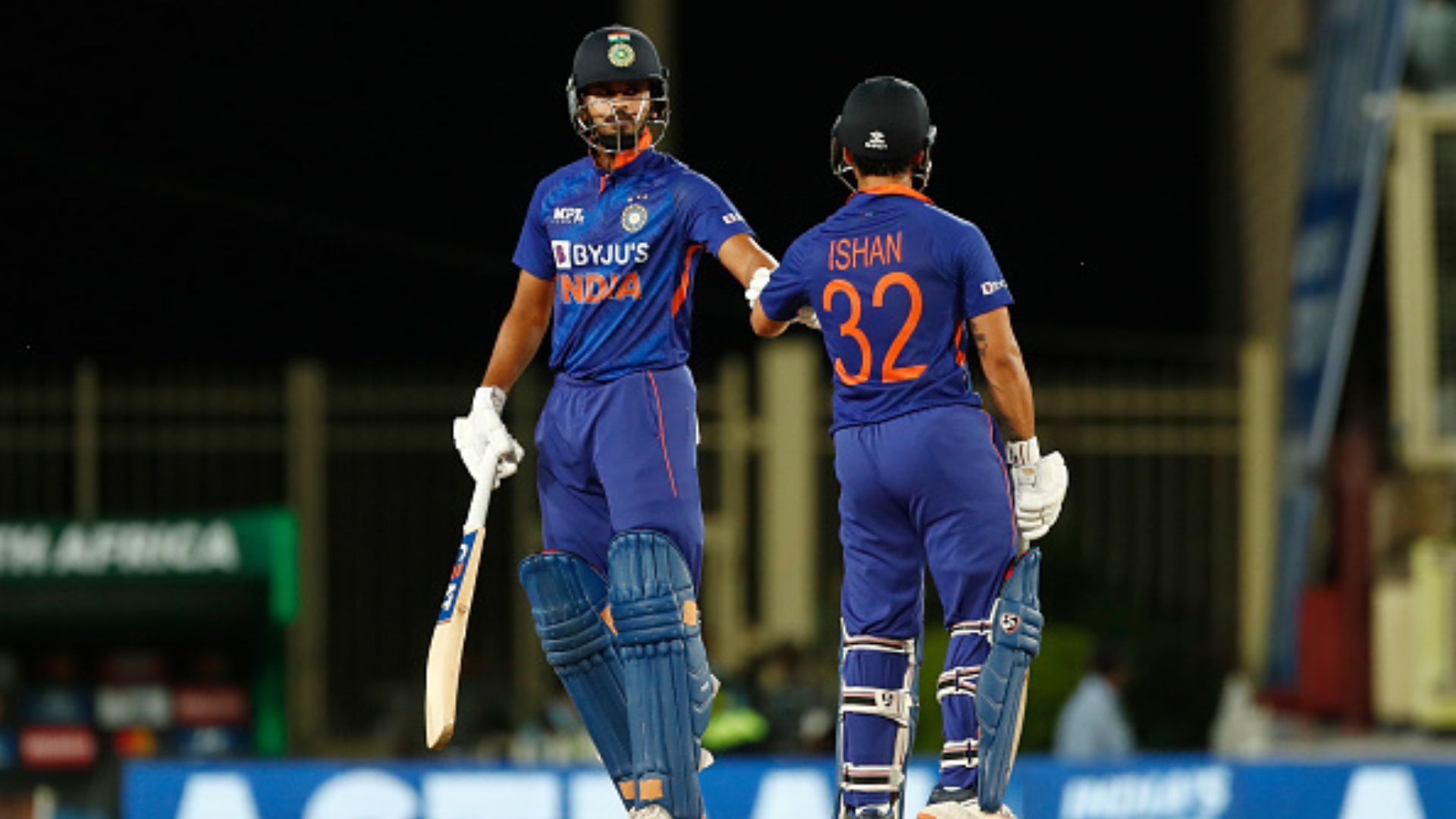 श्रेयस अय्यर-इशान किशन को BCCI ने दी सजा तो रवि शास्त्री ने किया चौंकाने वाला कमेंट, बोले- आपका पिछला प्रदर्शन...