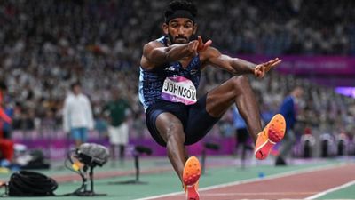 World Athletics Indoor C'Ships: 2024 पेरिस ओलिंपिक में जगह बनाने उतरेंगे जेस्विन एल्ड्रिन, ट्रिपल जंपर प्रवीण पर भी होंगी नजरें एशियन गेम्स के दौरान जंप लगाते जेस्विन एल्ड्रिन