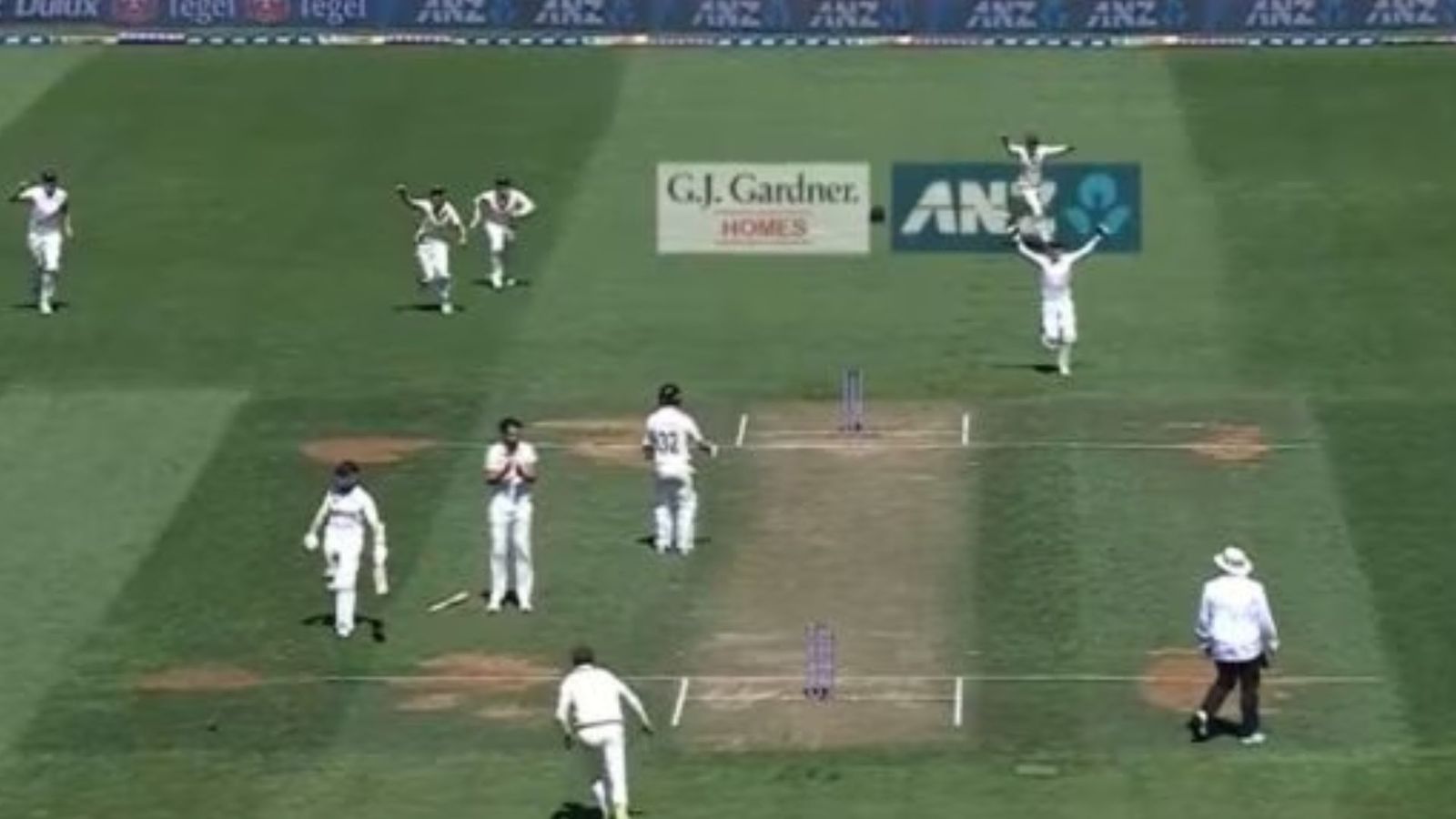 Kane Williamson Run Out : केन विलियमसन से बीच पिच में भिड़ा उनका ही साथी, 12 साल बाद टेस्ट क्रिकेट में उनके साथ हुआ ऐसा, देखें Video Kane Williamson Run Out : केन विलियमसन से बीच पिच में भिड़ा उनका ही साथी, 12 साल बाद टेस्ट क्रिकेट में उनके साथ हुआ ऐसा, देखें Video