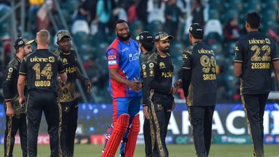 'पाकिस्तान सुपर लीग की कोई इज्जत नहीं', PSL छोड़ भारत आया मुंबई इंडियंस का दिग्गज तो बरसे फैंस, जानें क्या है मामला ? PSL 2024 में एक मैच के दौरान कायरन पोलार्ड