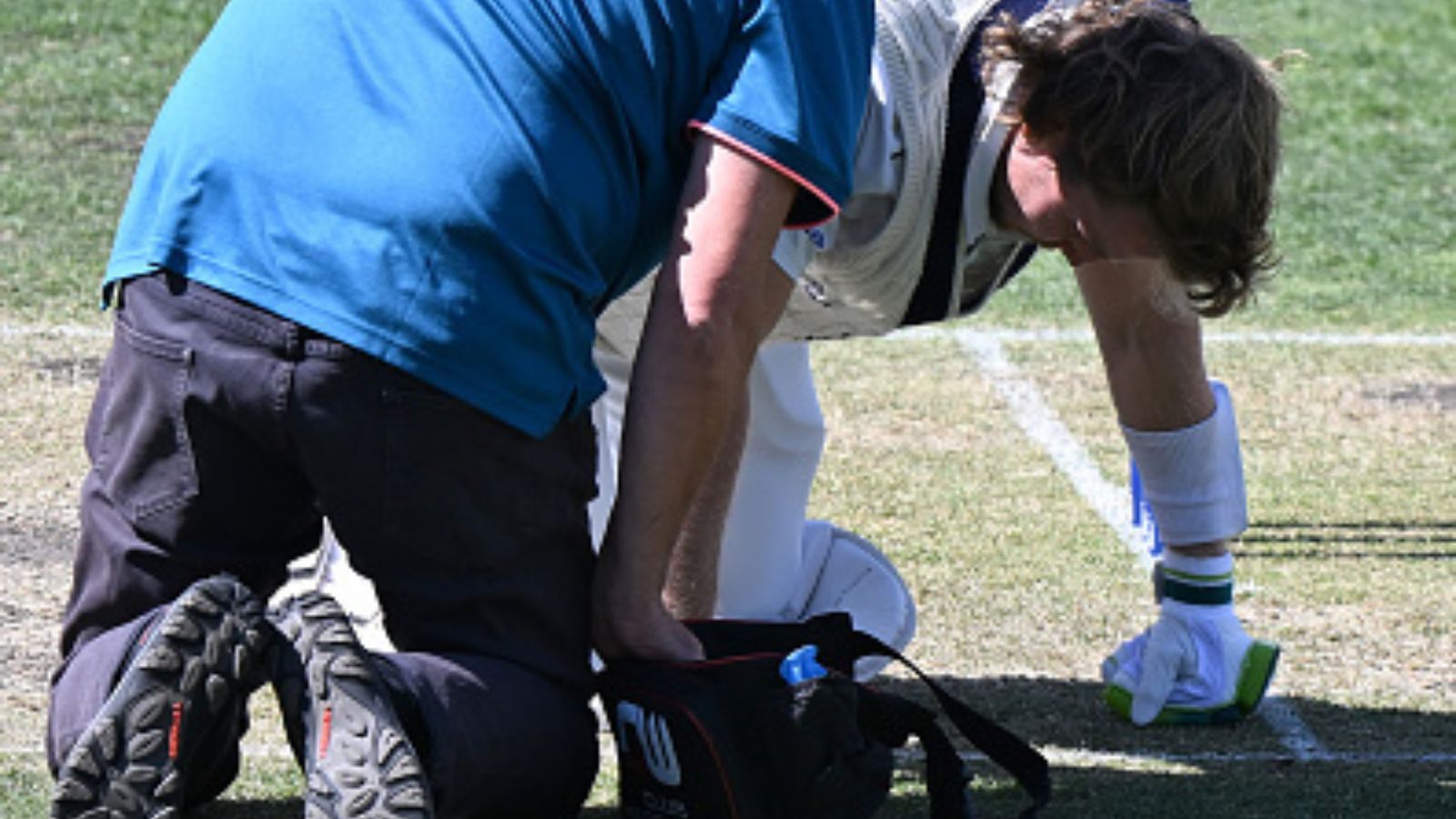 ऑस्ट्रेलियाई खिलाड़ी का बुरा हाल, 7 साल में 10वीं बार सिर पर लगी चोट, खतरे में पड़ा करियर ऑस्ट्रेलियाई खिलाड़ी का बुरा हाल, 7 साल में 10वीं बार सिर पर लगी चोट, खतरे में पड़ा करियर