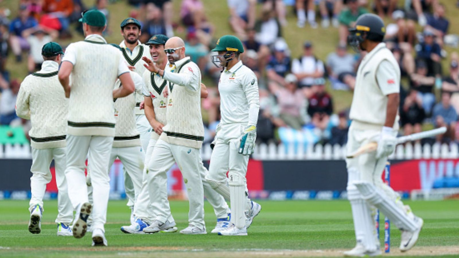 NZ vs AUS: ऑस्ट्रेलिया के इस गेंदबाज ने तोड़ा 72 साल पुराना रिकॉर्ड, शेन वॉर्न भी छूट गए पीछे NZ vs AUS: ऑस्ट्रेलिया के इस गेंदबाज ने तोड़ा 72 साल पुराना रिकॉर्ड, शेन वॉर्न भी छूट गए पीछे