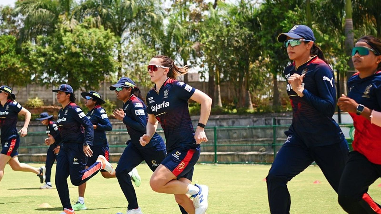 WPL 2024: 38 साल की उम्र में इस खिलाड़ी ने डेब्यू कर रचा इतिहास, 2011 में टीम इंडिया का रह चुकी है हिस्सा WPL 2024: 38 साल की उम्र में इस खिलाड़ी ने डेब्यू कर रचा इतिहास, 2011 में टीम इंडिया का रह चुकी है हिस्सा