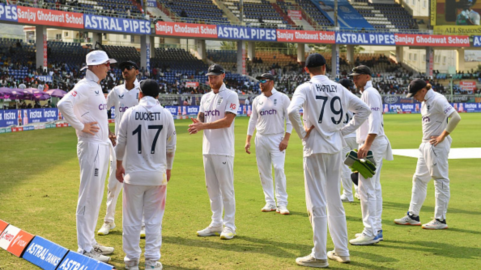 IND vs ENG: इंग्लैंड ने धर्मशाला टेस्ट के लिए प्लेइंग इलेवन में किया बदलाव, रांची में फ्लॉप रहे सितारे को निकाला, इस स्टार को किया शामिल IND vs ENG: इंग्लैंड ने धर्मशाला टेस्ट के लिए प्लेइंग इलेवन में किया बदलाव, रांची में फ्लॉप रहे सितारे को निकाला, इस स्टार को किया शामिल