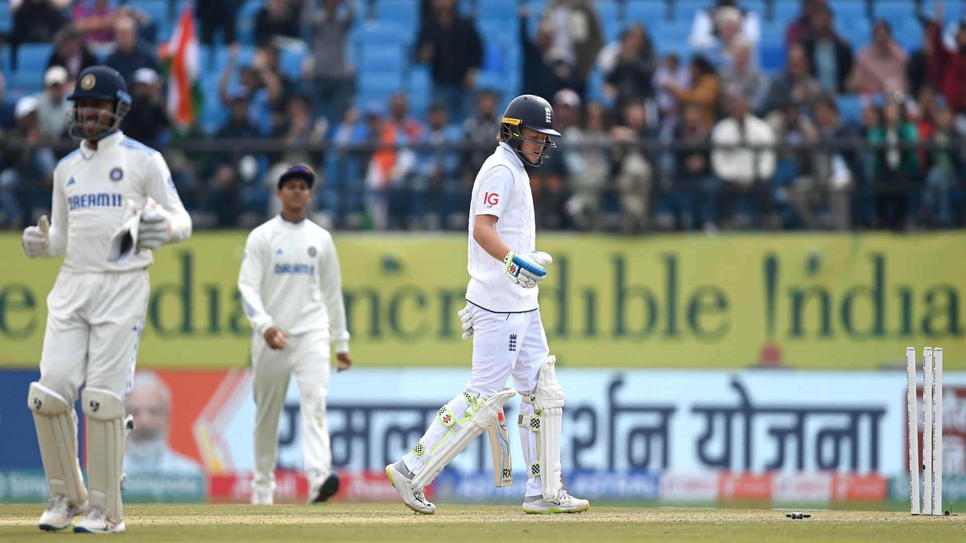 IND vs ENG: ध्रुव जुरेल ने कुलदीप के गेंद डालने से पहले ही बता दिया कैसे आउट होंगे ओली पोप, धर्मशाला टेस्ट के इस गजब Video ने मचाई धूम
