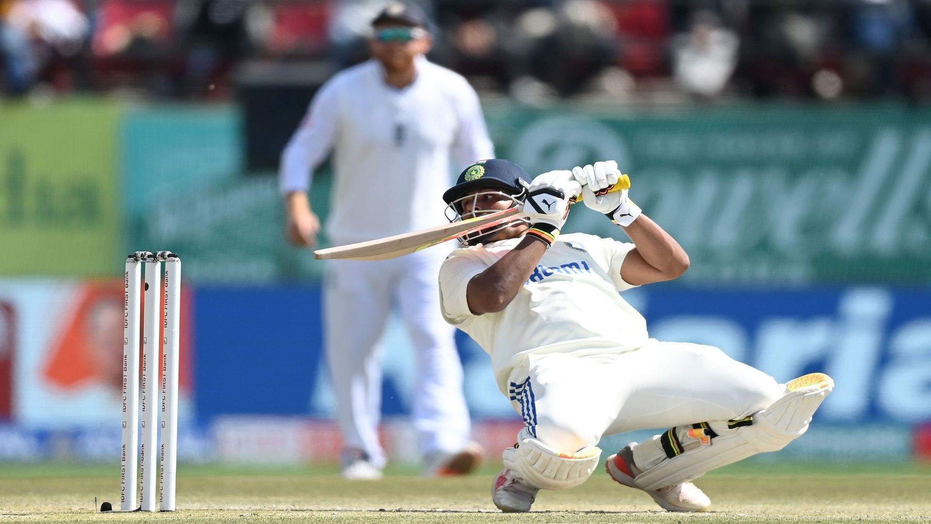 Sarfaraz Khan, IND vs ENG: सरफराज खान ने शुरुआती 30 गेंदों पर बनाए 9 रन, फिर बदला गियर, अगली 25 गेंदों पर ठोक दी ताबड़तोड़ फिफ्टी
