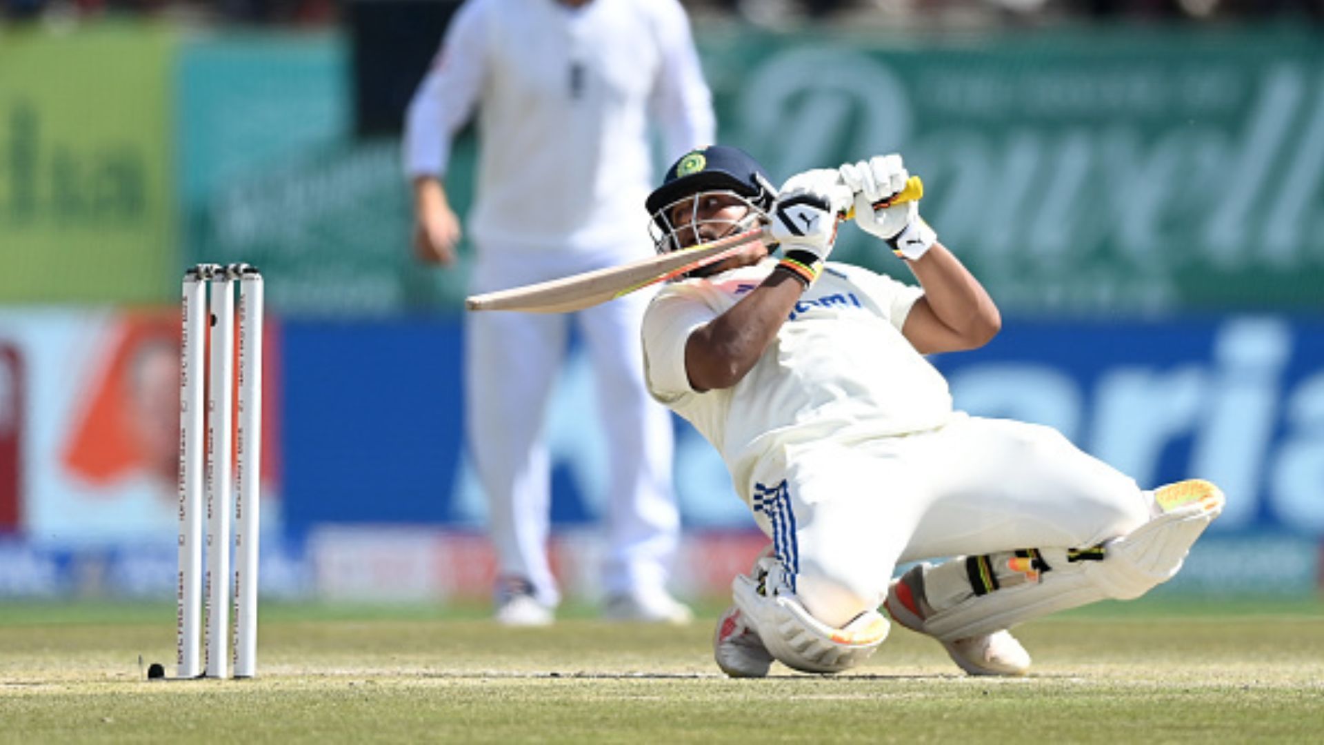 IND vs ENG : सरफराज खान ने टेस्ट क्रिकेट में सचिन तेंदुलकर की दिलाई याद, लगाया ये अनोखा शॉट, देखें Video  