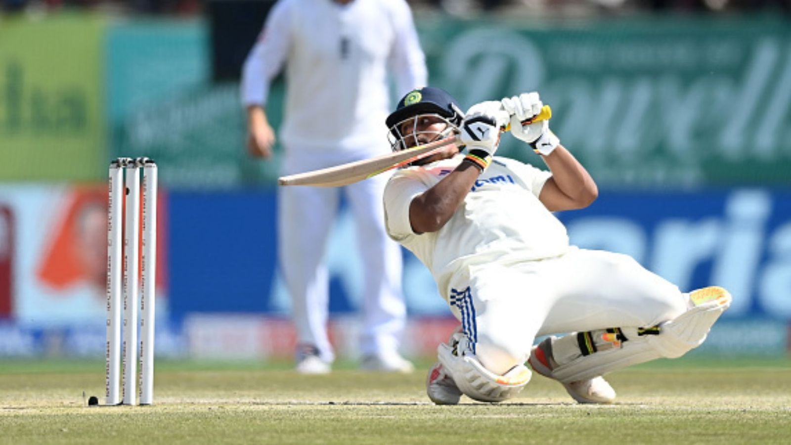 IND vs ENG : सरफराज खान ने टेस्ट क्रिकेट में सचिन तेंदुलकर की दिलाई याद, लगाया ये अनोखा शॉट, देखें Video   IND vs ENG : सरफराज खान ने टेस्ट क्रिकेट में सचिन तेंदुलकर की दिलाई याद, लगाया ये अनोखा शॉट, देखें Video