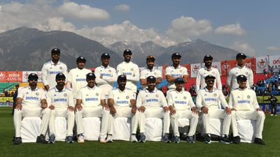 ICC Ranking Update : भारत ने इंग्लैंड को हराकर ऑस्ट्रेलिया से छीनी टेस्ट क्रिकेट की बादशाहत, तीनो फॉर्मेट में 'नंबर वन' बनी टीम इंडिया धर्मशाला में जीत के बाद टेस्ट टीम इंडिया के खिलाड़ी