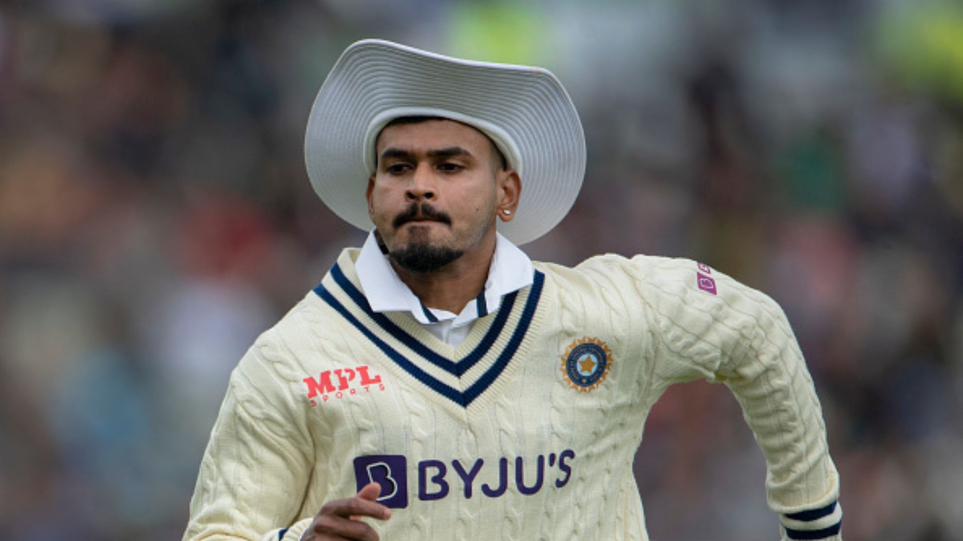 IPL 2024 से पहले KKR के लिए खतरे की घंटी, श्रेयस अय्यर पीठ दर्द से फिर परेशान, रणजी ट्रॉफी में नहीं कर पाए फील्डिंग