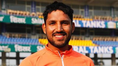 Exclusive: ध्रुव जुरेल ने टेस्ट में कामयाबी का खोला राज, बोले- 2 दिन में 232 ओवर बैटिंग की, उठा भी नहीं जा रहा था लेकिन... ध्रुव जुरेल भारत के लिए अंडर 19 वर्ल्ड कप भी खेला है.