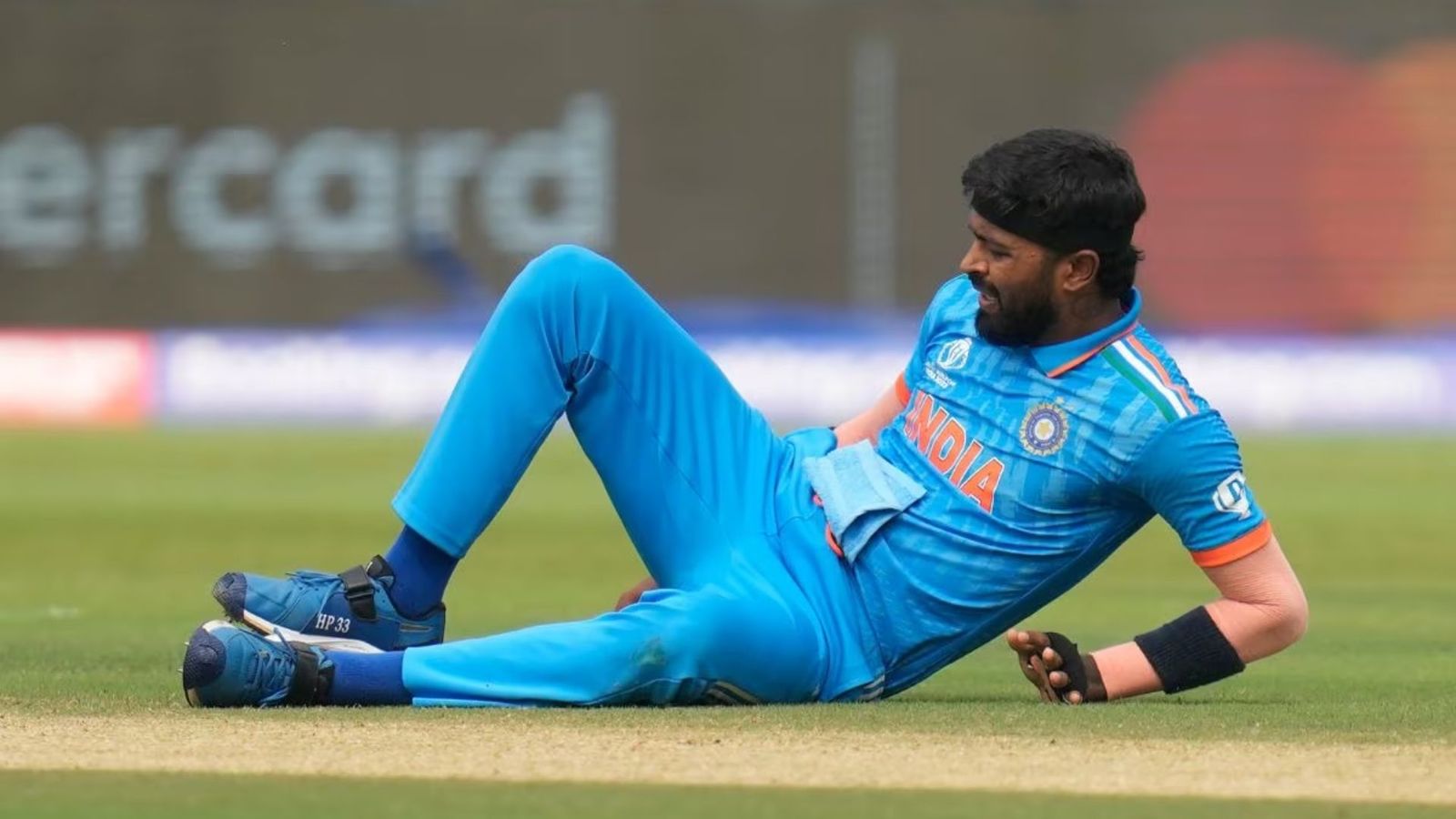 हार्दिक पंड्या का वर्ल्ड कप इंजरी पर दर्दनाक खुलासा, टीम को बोला 5 दिन में आऊंगा, टखने पर 3 अलग-अलग जगह इंजेक्शन लिए, खून निकलवाया लेकिन... हार्दिक पंड्या का वर्ल्ड कप इंजरी पर दर्दनाक खुलासा, टीम को बोला 5 दिन में आऊंगा, टखने पर 3 अलग-अलग जगह इंजेक्शन लिए, खून निकलवाया लेकिन...