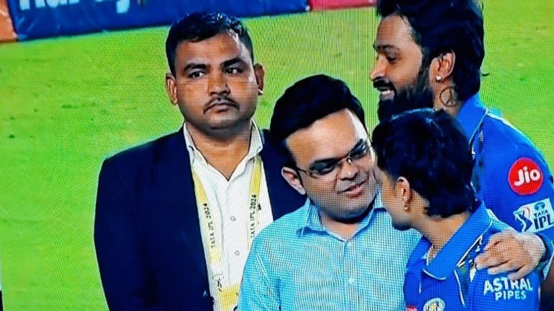 IPL 2024, GT vs MI Ishan Kishan : इशान किशन से जय शाह की गुजरात में ख़ास बातचीत, क्या सेंट्रल कॉन्ट्रेक्ट पर बदेलगा फैसला?