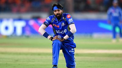 SRH vs MI: हार्दिक पंड्या ने आईपीएल इतिहास का सबसे बड़ा स्कोर बनवाने के बाद रोहित शर्मा को लेकर कही यह बात हार्दिक पंड्या मुंबई इंडियंस के लिए कप्तानी में छाप नहीं छोड़ पाए हैं.