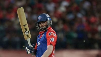 IPL 2024, Prithvi Shaw : पृथ्वी शॉ को ऋषभ पंत वाली दिल्ली कैपिटल्स से नहीं मिला मौका तो भड़के पूर्व क्रिकेटर्स, कहा - उसे सजा देना और मैच हराना... आईपीएल 2023 सीजन में पंजाब के खिलाफ फिफ्टी जड़ने के बाद पृथ्वी शॉ