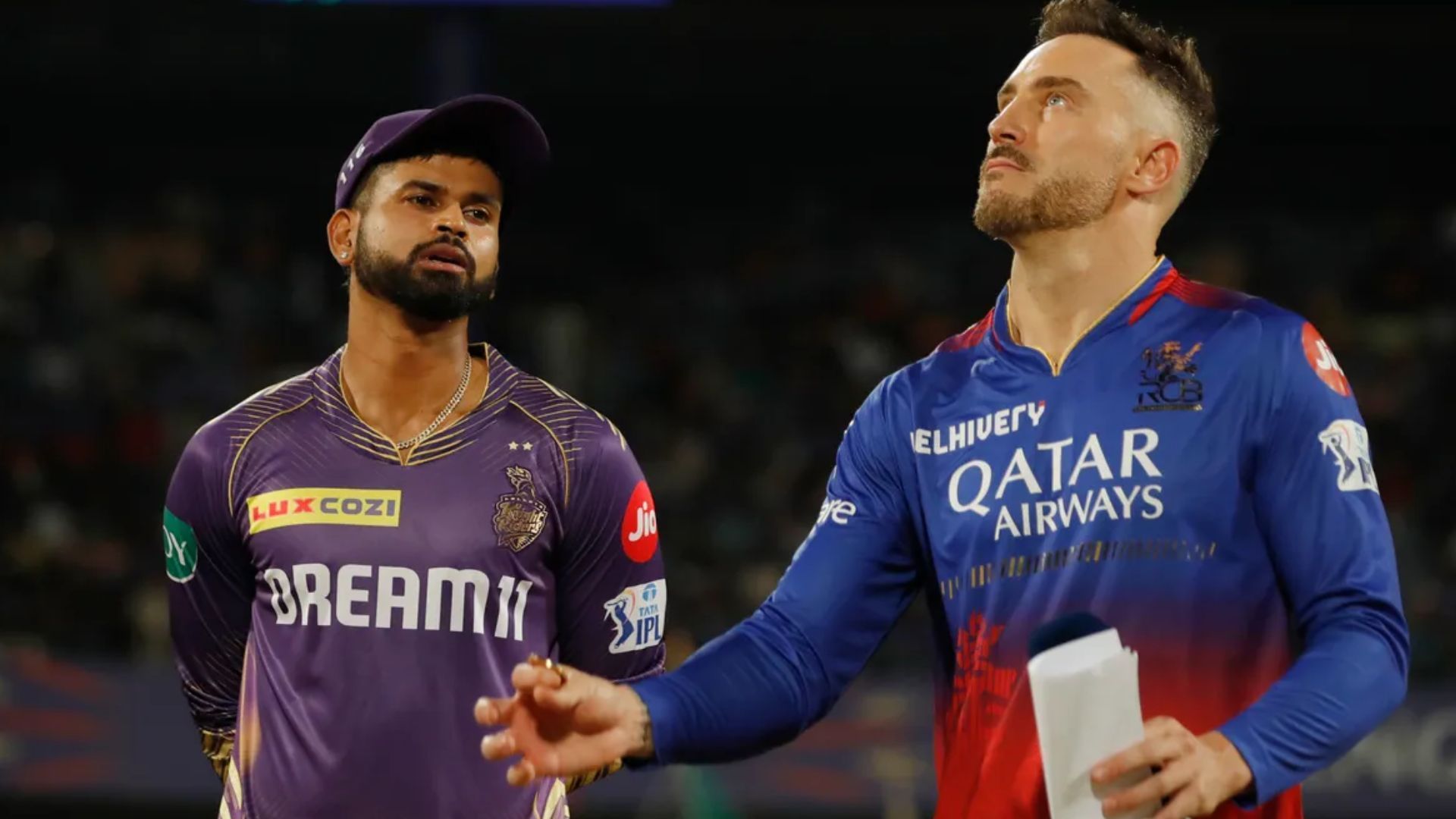 RCB vs KKR : श्रेयस अय्यर का टॉस के दौरान बना मजाक, टीम मैनेजमेंट की बड़ी गलती से भूल बैठे Playing XI, जानें क्या है मामला? 