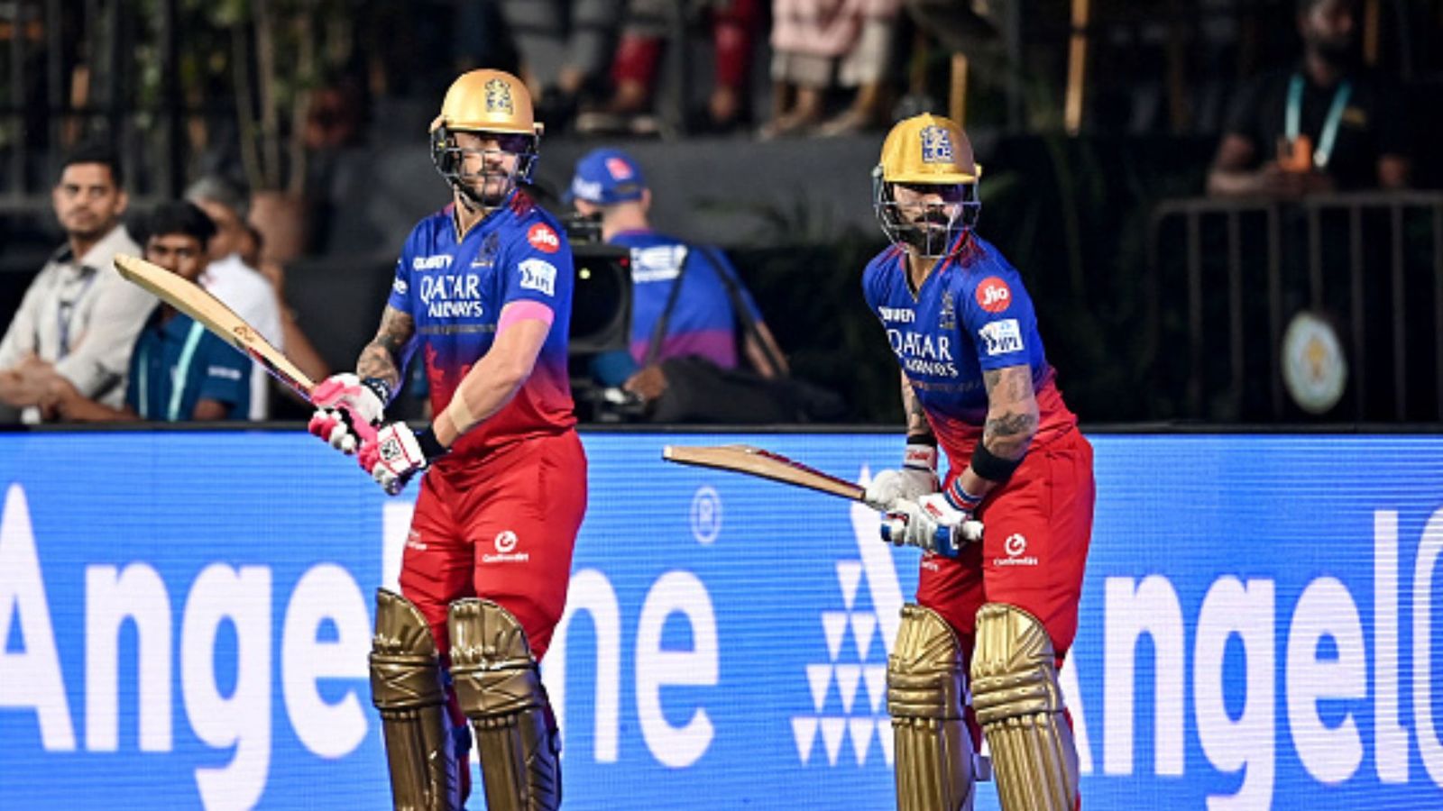 RCB vs KKR : RCB की हार में कप्तान फाफ डू प्लेसी को घर में मिला बड़ा 'धोखा', विराट कोहली का नाम लेकर कहा - दोहरा रवैया... RCB vs KKR : RCB की हार में कप्तान फाफ डू प्लेसी को घर में मिला बड़ा 'धोखा', विराट कोहली का नाम लेकर कहा - दोहरा रवैया...