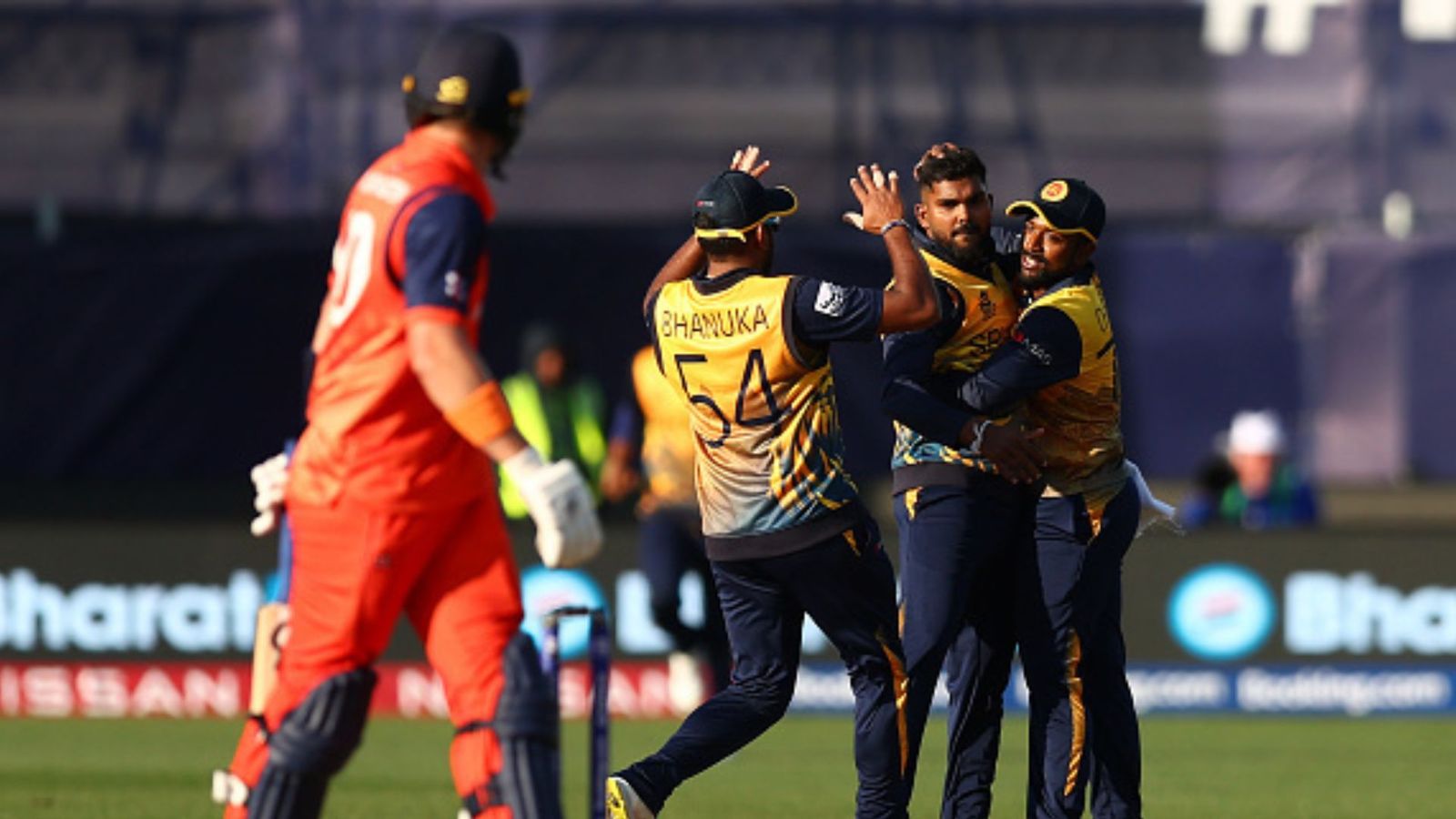 IPL 2024 : SRH के लिए बुरी खबर, IPL से पूरी तरह बाहर हुआ 1.50 करोड़ वाला ये धाकड़ स्पिनर IPL 2024 : SRH के लिए बुरी खबर, IPL से पूरी तरह बाहर हुआ 1.50 करोड़ वाला ये धाकड़ स्पिनर