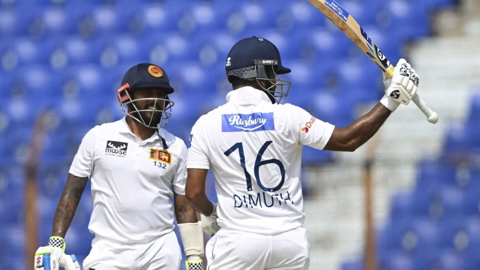BAN vs SL: श्रीलंका ने बिना शतक उड़ा दिए 531 रन, भारत से छीना टेस्ट क्रिकेट का सबसे बड़ा वर्ल्ड रिकॉर्ड  BAN vs SL: श्रीलंका ने बिना शतक उड़ा दिए 531 रन, भारत से छीना टेस्ट क्रिकेट का सबसे बड़ा वर्ल्ड रिकॉर्ड