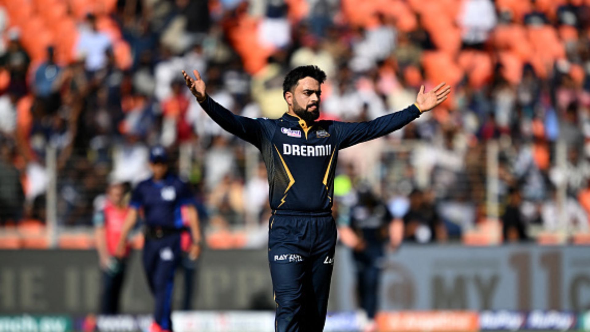 Rashid Khan Video : हेनरिक क्लासेन को बोल्ड करके राशिद खान ने किया बड़ा करिश्मा, गुजरात की टीम में अब उनसे आगे कोई नहीं हेनरिक क्लासेन को बोल्ड करने के बाद जश्न बनाते राशिद खान