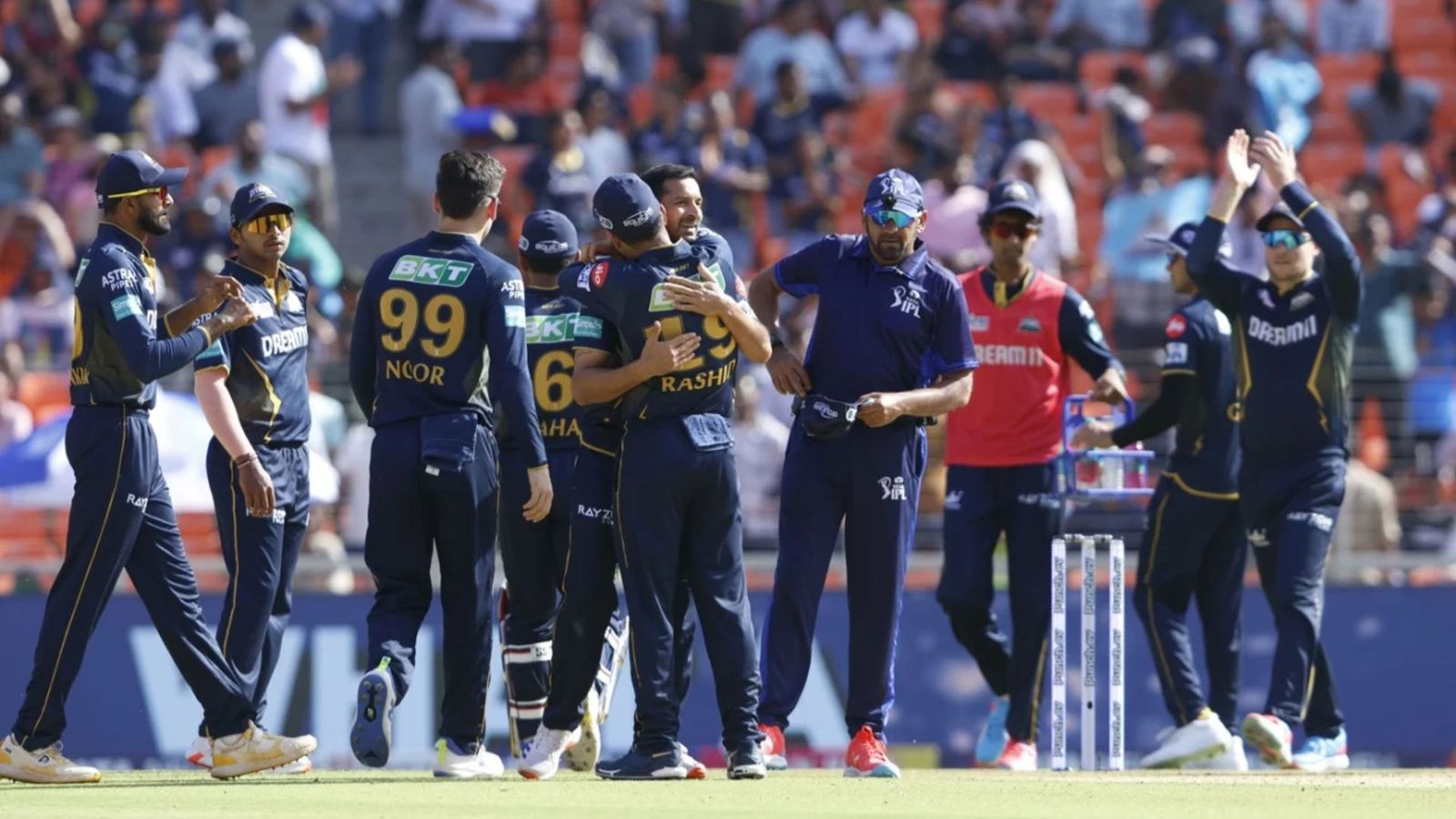 GT vs SRH: गुजरात टाइटंस के सामने हैदराबाद का डूबा सूरज, मोहित शर्मा की बॉलिंग ने उतारा 277 का खुमार, 7 विकेट से हारे GT vs SRH: गुजरात टाइटंस के सामने हैदराबाद का डूबा सूरज, मोहित शर्मा की बॉलिंग ने उतारा 277 का खुमार, 7 विकेट से हारे