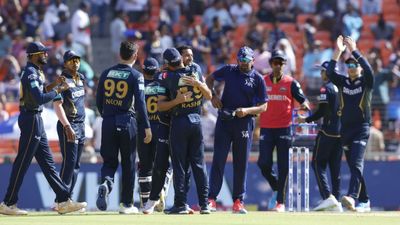 GT vs SRH: गुजरात टाइटंस के सामने हैदराबाद का डूबा सूरज, मोहित शर्मा की बॉलिंग ने उतारा 277 का खुमार, 7 विकेट से हारे गुजरात टाइटंस ने आईपीएल 2024 में घर में दूसरी जीत दर्ज की.