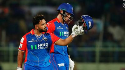 DC vs KKR: हार के बाद गेंदबाजों पर जमकर बरसे ऋषभ पंत, बल्लेबाजों को भी बनाया निशाना, कहा- इससे अच्छा तो ऑलआउट हो जाते केकेआर के खिलाफ आउट होने के बाद ऋषभ पंत