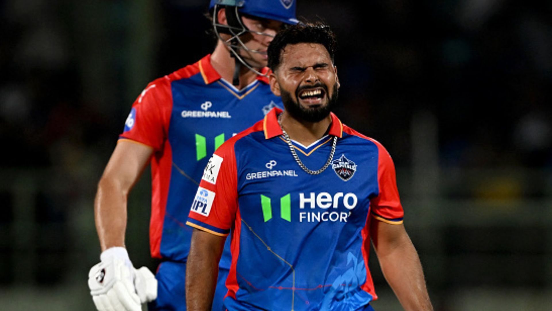 Rishabh Pant Fined : ऋषभ पंत पर बैन का बड़ा खतरा! KKR के सामने भारी गलती के चलते BCCI ने दिल्ली की पूरी टीम को दी कड़ी सजा, जानें क्या है मामला ?