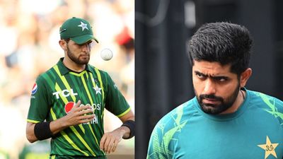 Pakistan Cricket: 'आपको यह दिखाना पड़े कि मैं कितना क्रूर और निर्दयी हो सकता हूं', शाहीन अफरीदी ने बाबर को कप्तानी मिलने पर तोड़ी चुप्पी, पोस्ट वायरल मैच के दौरान शाहीन अफरीदी और ट्रेनिंग सेशन के दौरान बाबर आजम