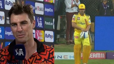 SRH vs CSK: जीत के बाद भी पैट कमिंस के दिमाग से नहीं निकले धोनी, मैच के बाद कहा- जब वो मैदान पर... पोस्ट मैच के दौरान पैट कमिंस और मैदान पर एंट्री करते एमएस धोनी