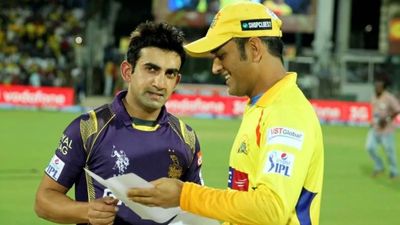 CSK vs KKR: गौतम गंभीर ने एमएस धोनी को उनके घर में किया चैलेंज, बोले- वह 1 ओवर में 20 रन बना सकता है लेकिन मेरे... गौतम गंभीर केकेआर के कप्तान को रूप में एमएस धोनी और चेन्नई सुपर किंग्स का सामना कर चुके हैं.