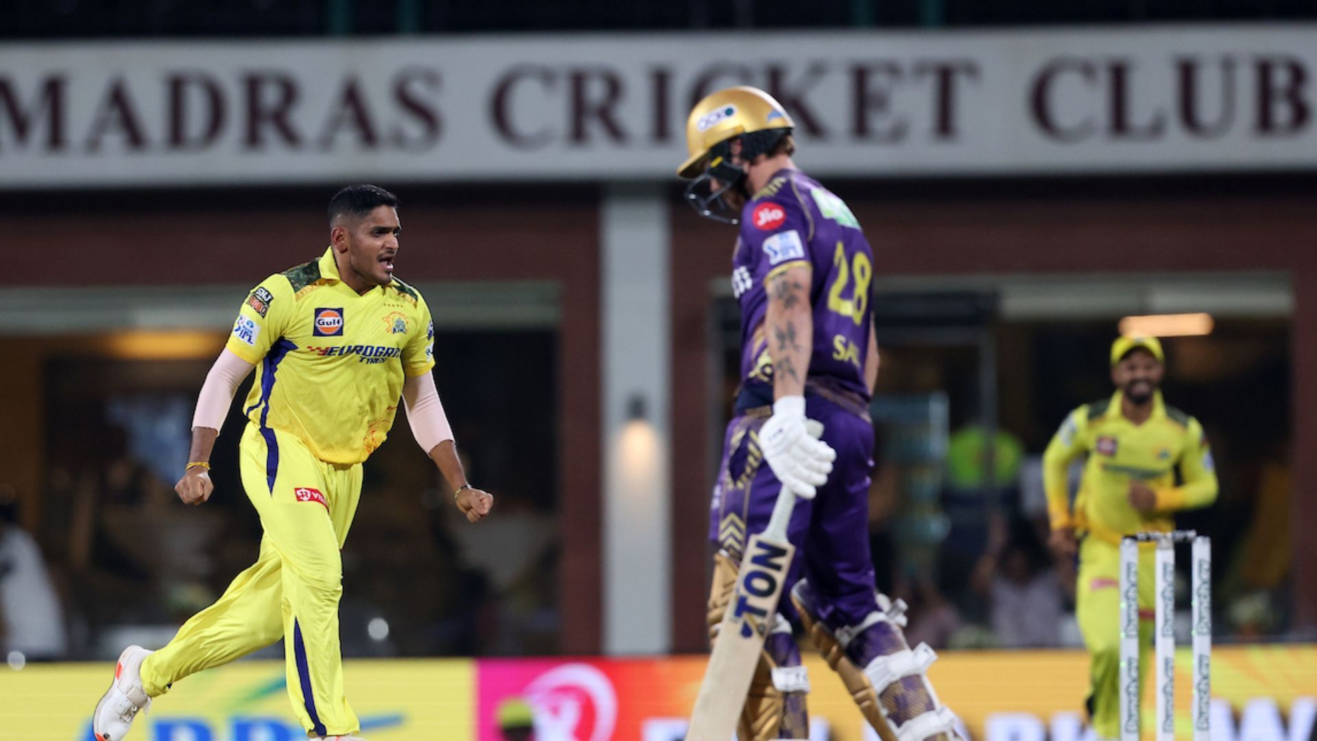 CSK vs KKR : तुषार देशपांडे ने पहली गेंद पर विकेट लेकर किया ये बड़ा करिश्मा, ऐसा करने वाले बने CSK के चौथे तेज गेंदबाज 