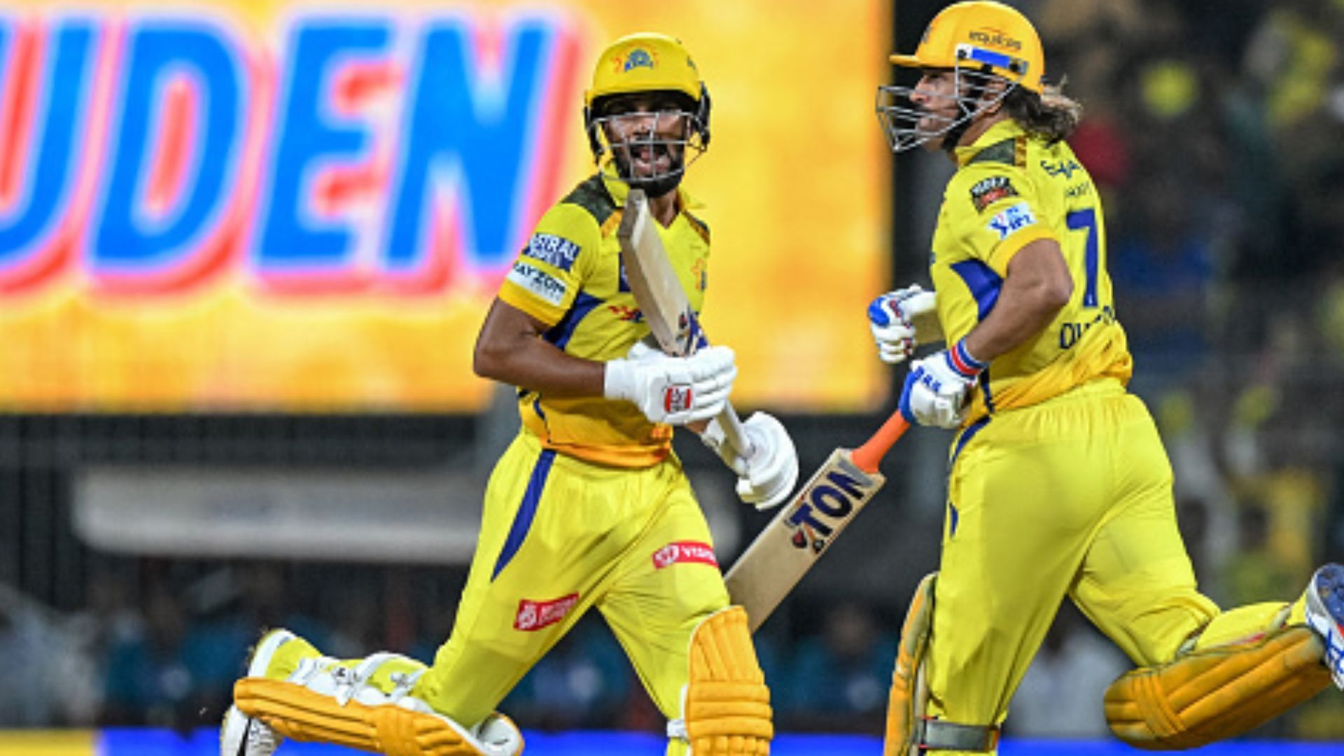 CSK vs KKR : चेन्नई को जीत दिलाने के बाद ऋतुराज गायकवाड़ ने कप्तानी पर दिया विस्फोटक बयान, कहा - धोनी और फ्लेमिंग अब भी फैसले लेते हैं और मुझे... 