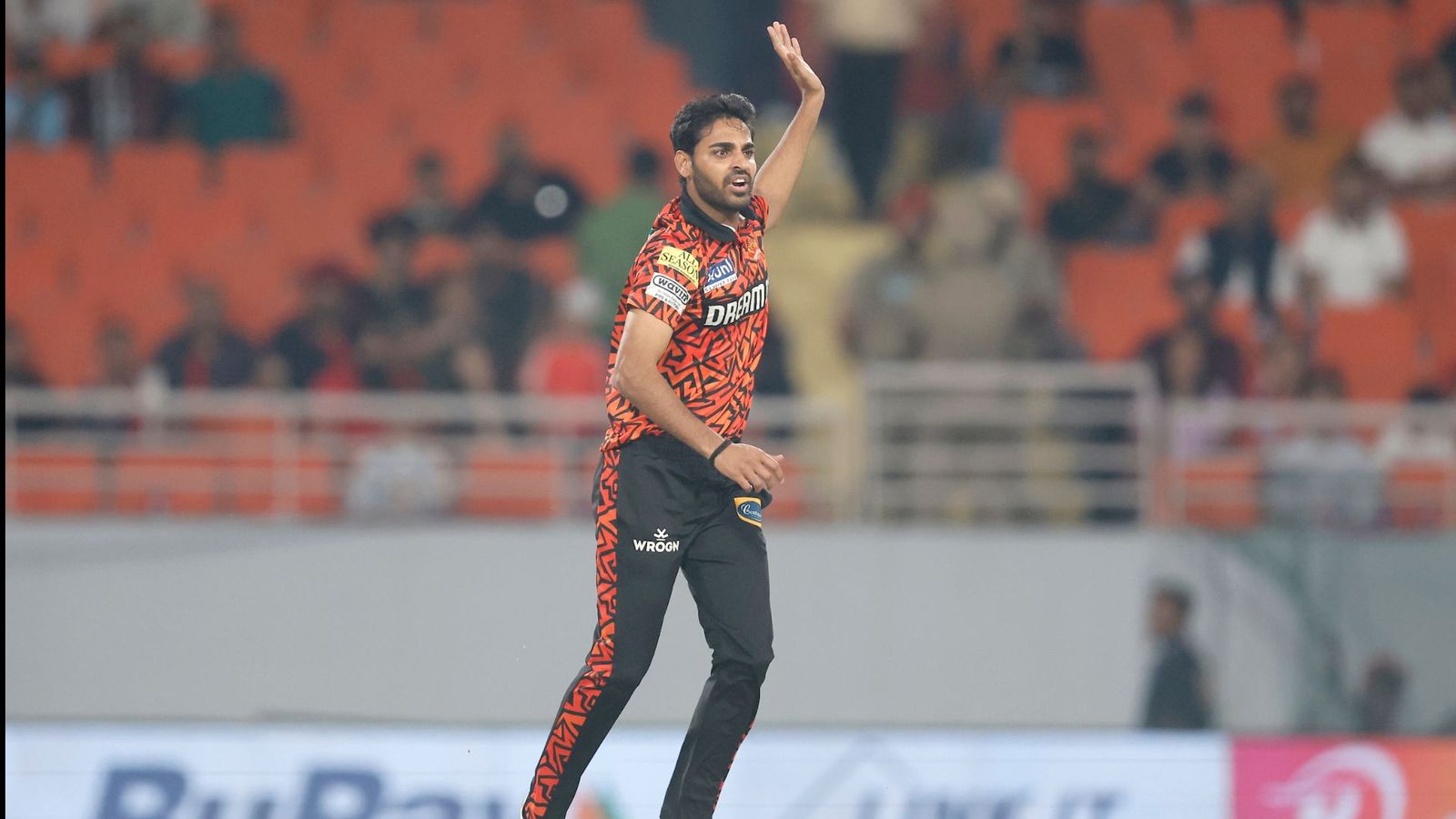 PBKS vs SRH: भुवनेश्वर कुमार जीत के बाद बोल गए कड़वी बात, फीकी मुस्कान से बोले- गेंदबाजों के लिए... PBKS vs SRH: भुवनेश्वर कुमार जीत के बाद बोल गए कड़वी बात, फीकी मुस्कान से बोले- गेंदबाजों के लिए...