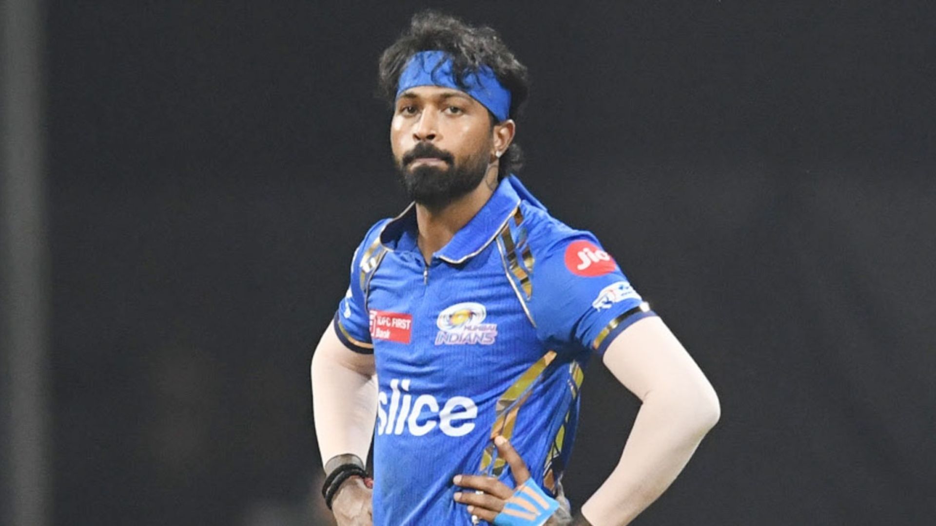 MI vs RCB : मुंबई इंडियंस के ड्रेसिंग रूम को लेकर हार्दिक पंड्या का बड़ा बयान, कहा- मैच से पहले माहौल...