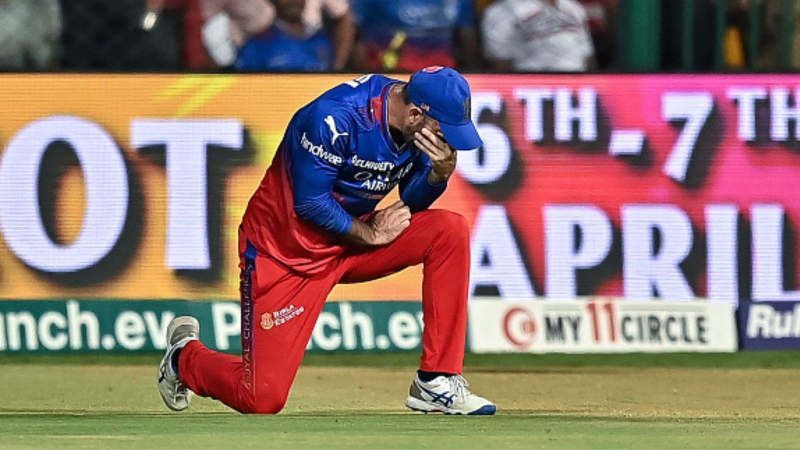 Glenn Maxwell : मुंबई से हार के बाद RCB के लिए बुरी खबर! ग्लेन मैक्सवेल अगले मैच से हो सकते हैं बाहर, जानें क्या है मामला ? Glenn Maxwell : मुंबई से हार के बाद RCB के लिए बुरी खबर! ग्लेन मैक्सवेल अगले मैच से हो सकते हैं बाहर, जानें क्या है मामला ?