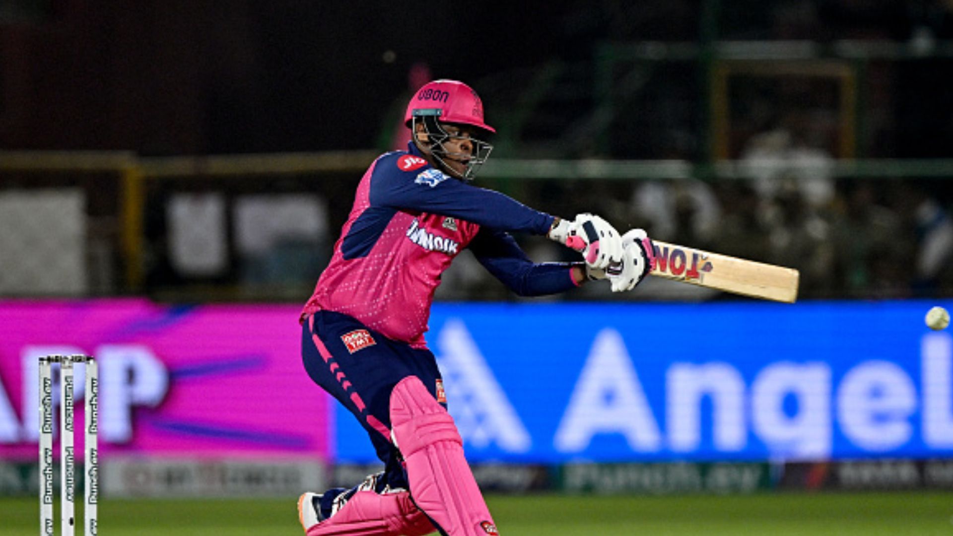 PBKS vs RR : 6 गेंद 10 रन के रोमांच में हेटमायर ने पलटी बाजी, 148 रनों के चेज में गिरते-पड़ते राजस्थान ने खोला जीत का 'पंजा', पंजाब को मिली 3 विकेट से हार PBKS vs RR : 6 गेंद 10 रन के रोमांच में हेटमायर ने पलटी बाजी, 148 रनों के चेज में गिरते-पड़ते राजस्थान ने खोला जीत का 'पंजा', पंजाब को मिली 3 विकेट से हार