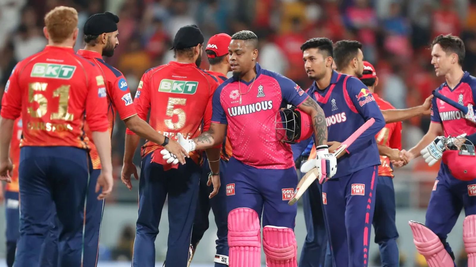 PBKS vs RR : आखिरी ओवर में 2 छक्के जड़कर राजस्थान को जीत दिलाने वाले शिमरोन हेटमायर का अजीबो-गरीब बयान, कहा - ये हीरो या विलेन वाला काम... PBKS vs RR : आखिरी ओवर में 2 छक्के जड़कर राजस्थान को जीत दिलाने वाले शिमरोन हेटमायर का अजीबो-गरीब बयान, कहा - ये हीरो या विलेन वाला काम...