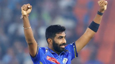 MI vs CSK: जसप्रीत बुमराह का चेन्नई सुपर किंग्स के सामने कैसा है IPL रिकॉर्ड, चौकाएंगे यह आंकड़े! जसप्रीत बुमराह अभी जबरदस्त फॉर्म में है.