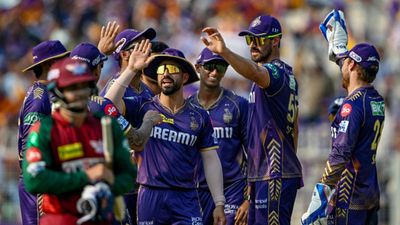 KKR vs LSG: फिल सॉल्ट की आतिशबाजी से लखनऊ सुपर जायंट्स की 8 विकेट से करारी हार, कोलकाता ने 161 के स्कोर का बनाया मजाक कोलकाता नाइट राइडर्स ने आईपीएल 2024 की चौथी जीत हासिल की.