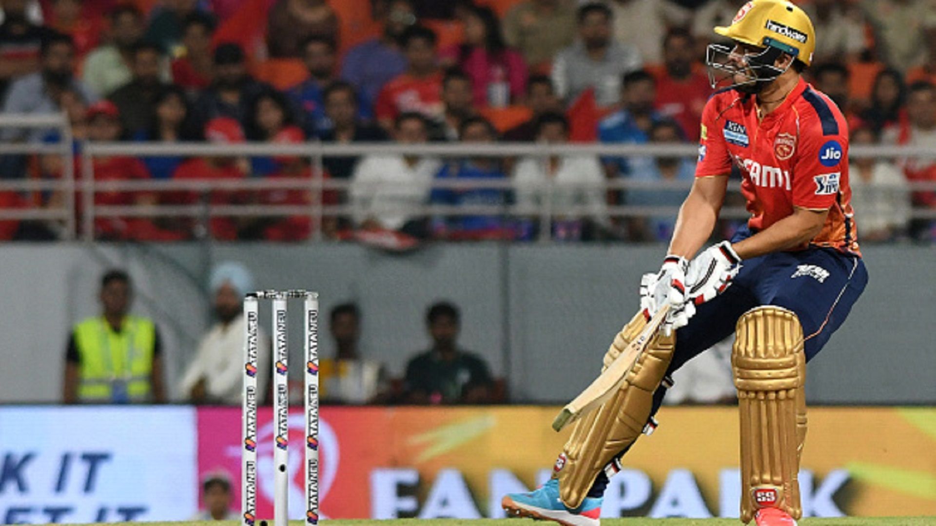 IPL 2024: बल्ले से सनसनी मचाने के बाद आशुतोष का वर्ल्ड बेस्ट बॉलर को लेकर बड़ा बयान, कहा- मेरा सपना जसप्रीत बुमराह की... शॉट लगाने के बाद बॉल को देखते हुए आशुतोष शर्मा