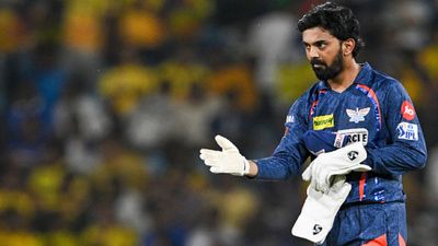 एमएस धोनी को पछाड़ ऐसा करने वाले दुनिया के पहले क्रिकेटर बने केएल राहुल, CSK vs LSG मुकाबले में बने आईपीएल इतिहास के 6 दमदार रिकॉर्ड चेन्नई सुपर किंग्स के खिलाफ लखनऊ के कप्तान केएल राहुल