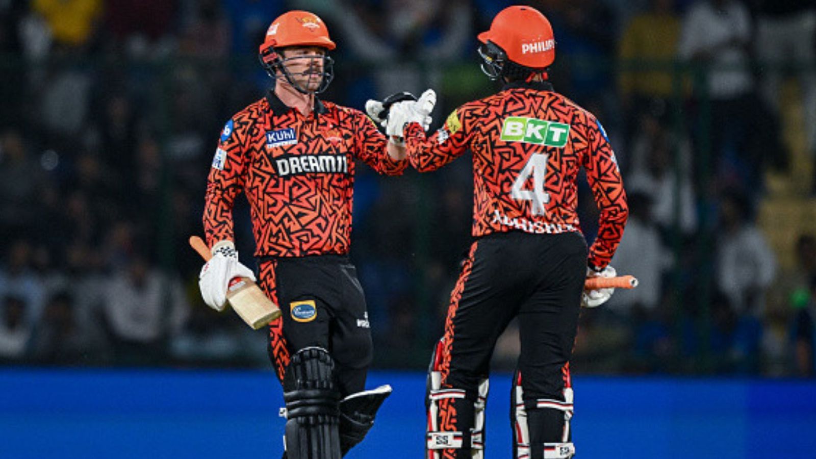 DC vs SRH : ट्रेविस हेड और अभिषेक शर्मा ने मचाया कोहराम, 38 गेंदों में 131 रन ठोक रचा इतिहास, रिकॉर्ड्स की आई सुनामी  DC vs SRH : ट्रेविस हेड और अभिषेक शर्मा ने मचाया कोहराम, 38 गेंदों में 131 रन ठोक रचा इतिहास, रिकॉर्ड्स की आई सुनामी
