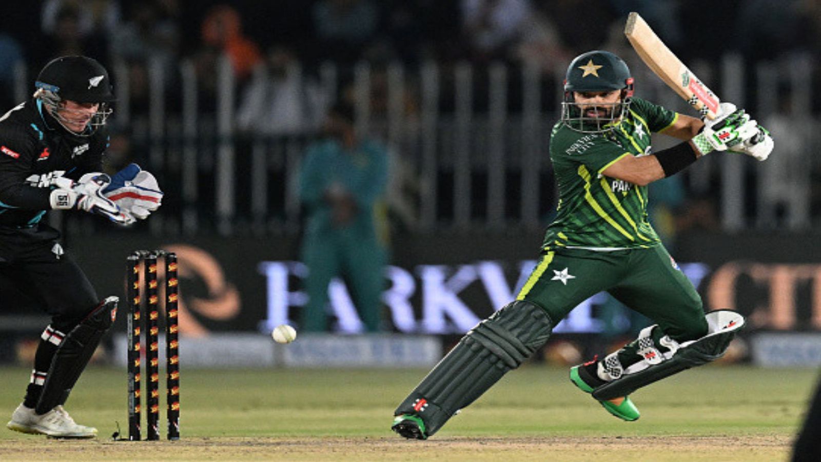 PAK vs NZ: मोहम्मद रिजवान ने तोड़ दिया विराट कोहली का सबसे बड़ा रिकॉर्ड, बाबर आजम भी रह गए पीछे PAK vs NZ: मोहम्मद रिजवान ने तोड़ दिया विराट कोहली का सबसे बड़ा रिकॉर्ड, बाबर आजम भी रह गए पीछे