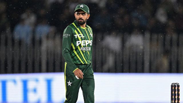 PAK vs NZ : आर्मी ट्रेनिंग से आते ही जीती पाकिस्तान तो कप्तान बाबर आजम का गर्व से फूला सीना, कहा - मेरी टीम में सब मैच विनर... न्यूजीलैंड के खिलाफ मैच के दौरान पाकिस्तान टीम के कप्तान बाबर आजम