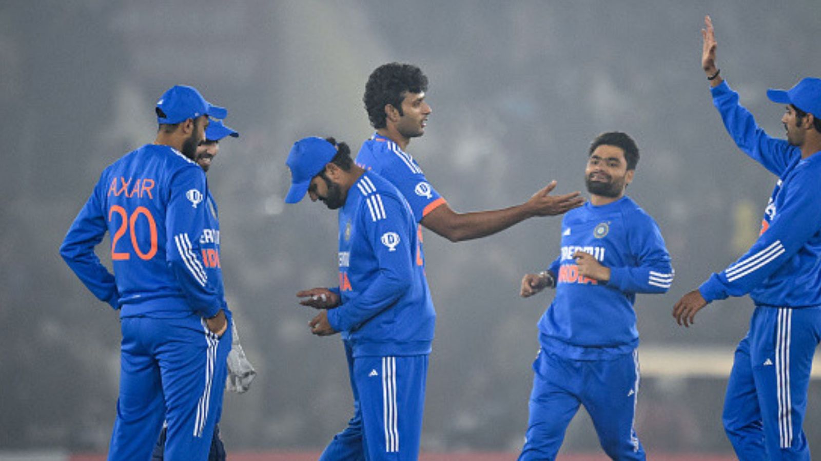 T20WC: न विराट न रोहित, टी20 वर्ल्ड कप में ये खिलाड़ी होगा भारत के लिए 'तुरुप का इक्का', एडम गिलक्रिस्ट की बड़ी भविष्यवाणी T20WC: न विराट न रोहित, टी20 वर्ल्ड कप में ये खिलाड़ी होगा भारत के लिए 'तुरुप का इक्का', एडम गिलक्रिस्ट की बड़ी भविष्यवाणी