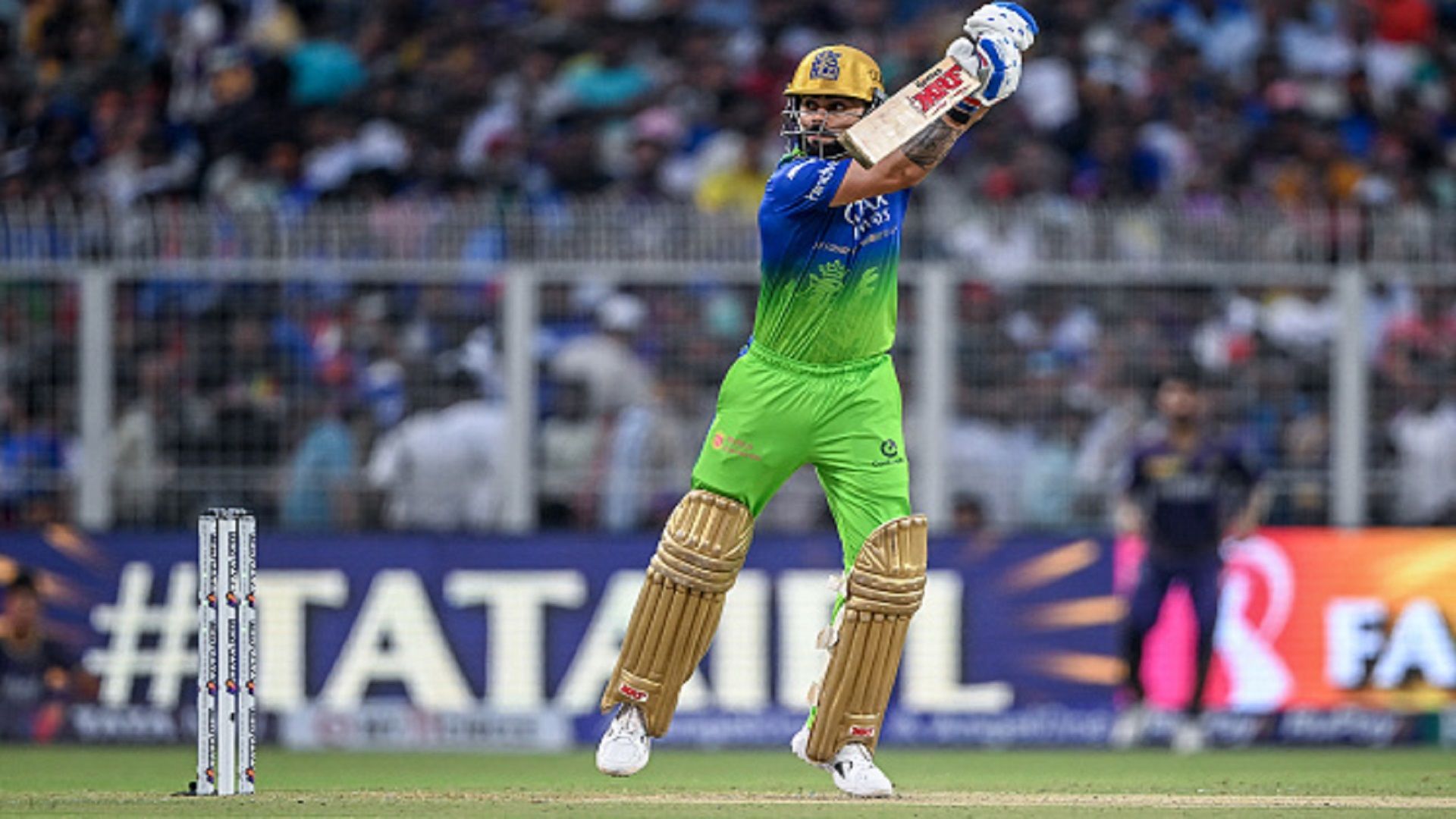 IPL 2024: विराट कोहली ने विकेट के बवाल के बीच  रचा इतिहास, इस उपलब्धि को हासिल करने वाले बने पहले बल्‍लेबाज