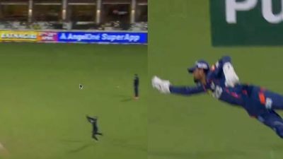 CSK vs LSG: चेन्नई के घर पर लखनऊ के खिलाड़ी बने चीते, राहुल ने हवा में लपका कैच तो हुड्डा का जवाब नहीं, VIDEO डेरिल मिचेल का कैच लेते हुए दीपक हुड्डा, रहाणे का कैच लपकते केएल राहुल