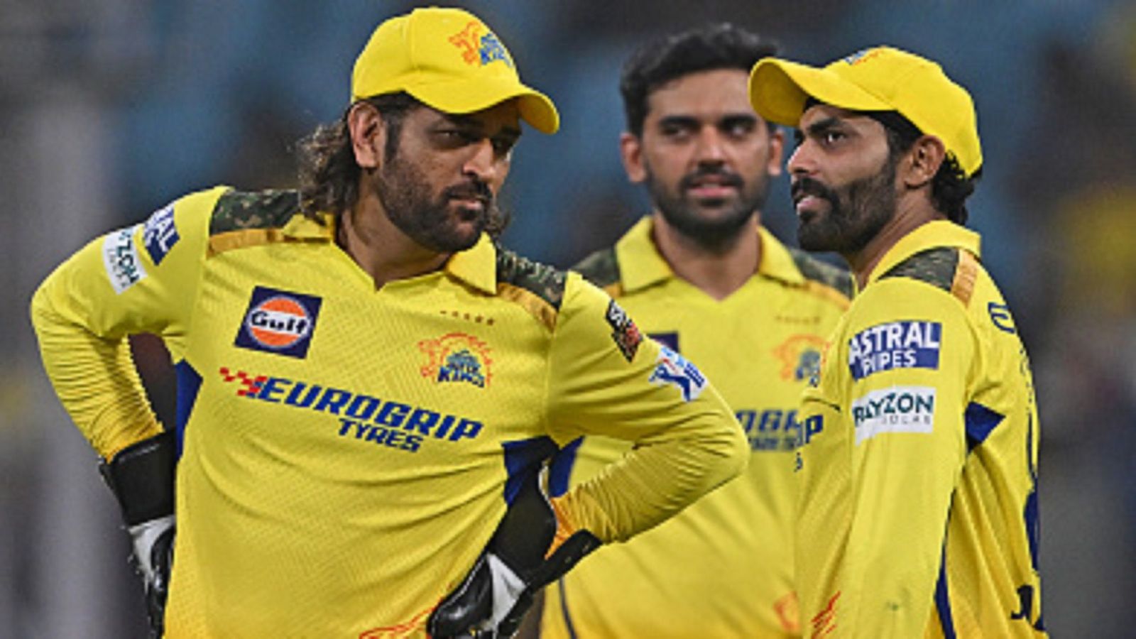 CSK vs LSG: धोनी को CSK के इस खिलाड़ी ने पहुंचाया दुख, मैच के बीच हुई इस घटना ने तोड़ा फैंस का दिल CSK vs LSG: धोनी को CSK के इस खिलाड़ी ने पहुंचाया दुख, मैच के बीच हुई इस घटना ने तोड़ा फैंस का दिल